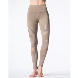 NWOT ALO Yoga high waisted Moto leggings